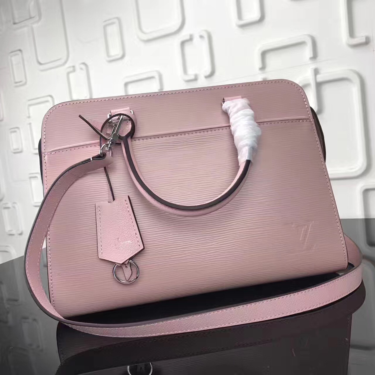 L0vis Vvtt0n Vaneau Cuir Ecume Leather Handbag Pink