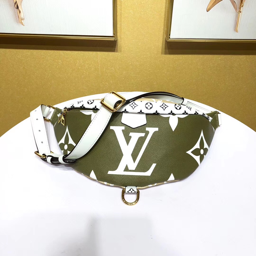 L0vis Vvtt0n Monogram BUMBAG M44611