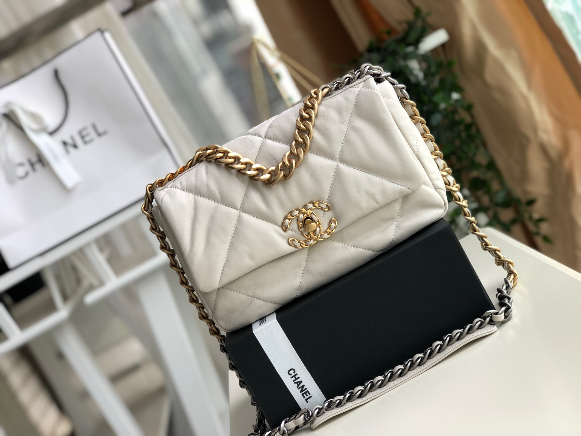 Ch**el 2019 New bag 26cm White