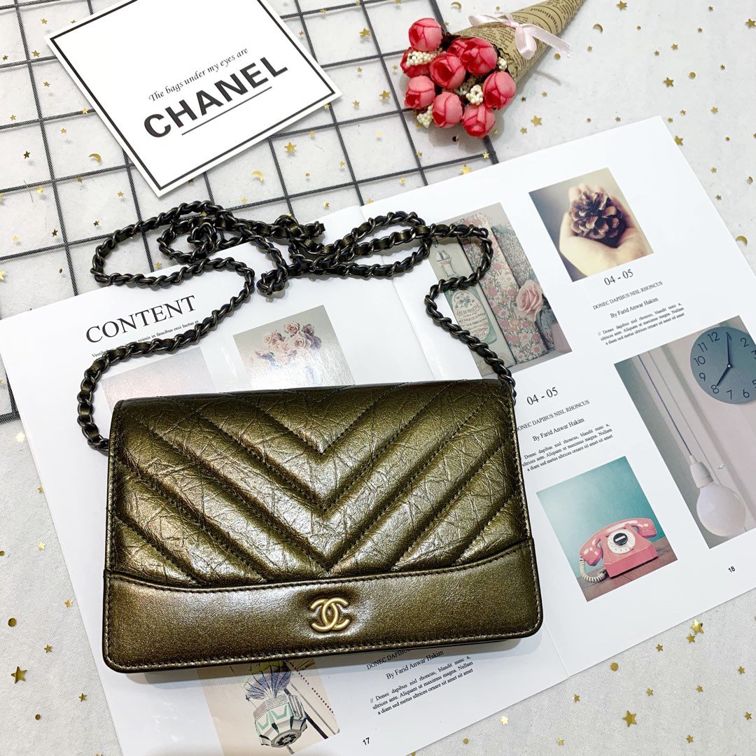 Ch**el Chevron Crinkled Calfskin Gabrielle Woc bag
