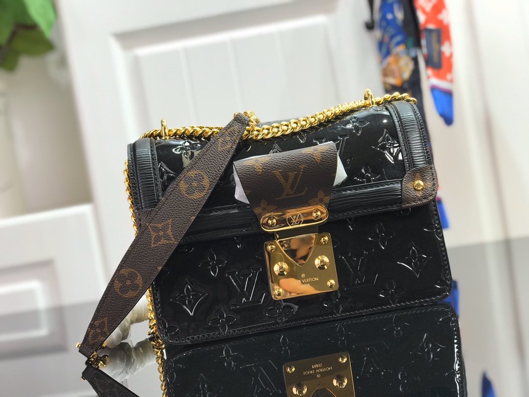 LV WYNWOOD BAG M90442