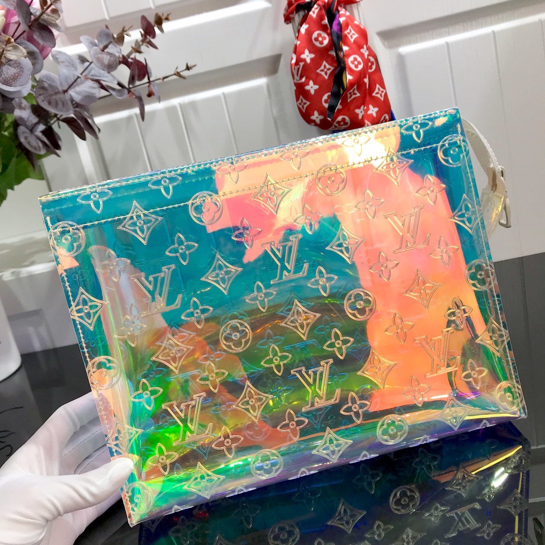 LV POCHETTE VOYAGE M47542