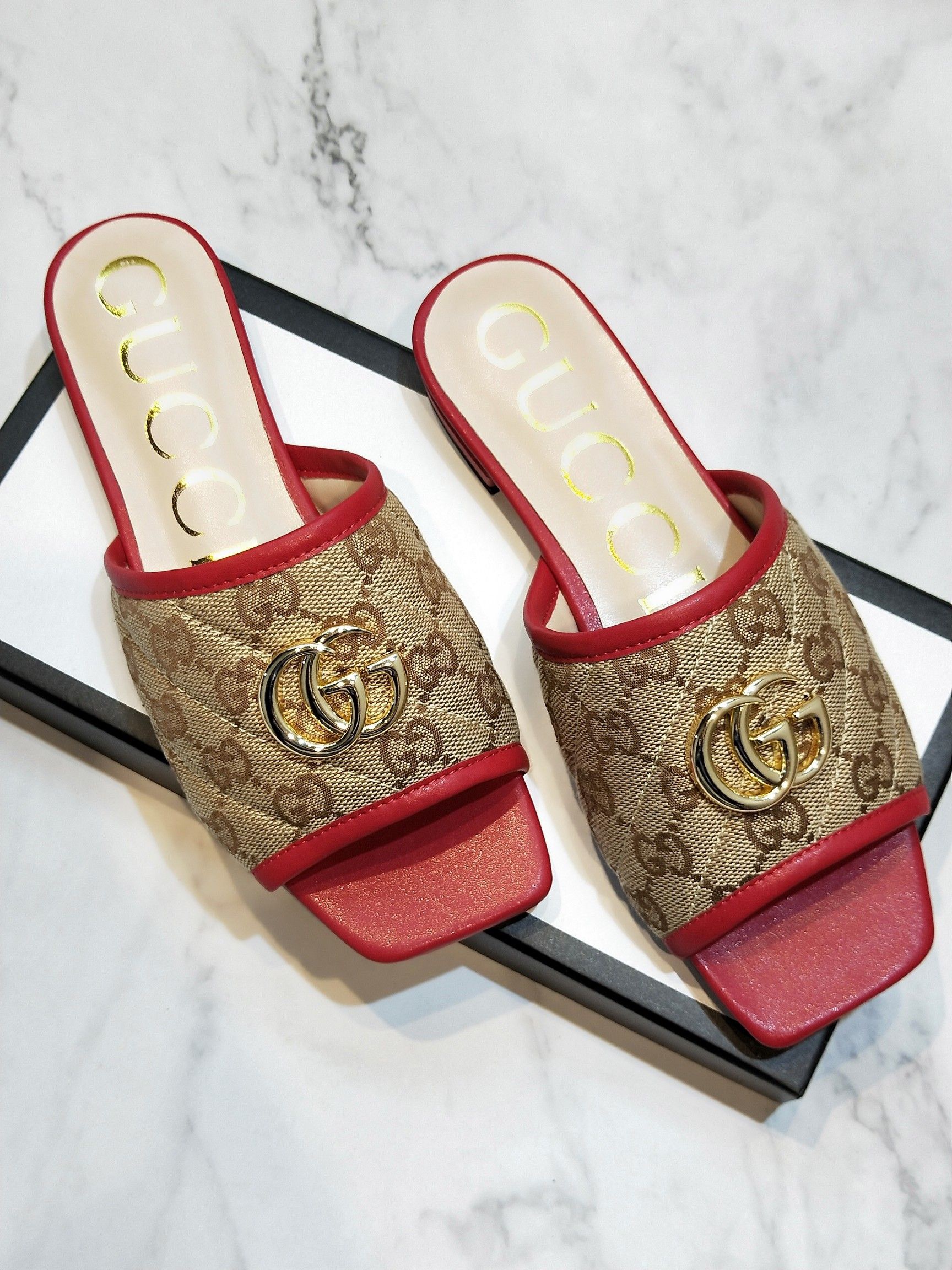 Gvc*1 Sandals 022