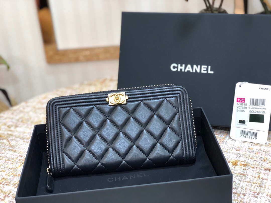 Ch**el boy zippy wallet