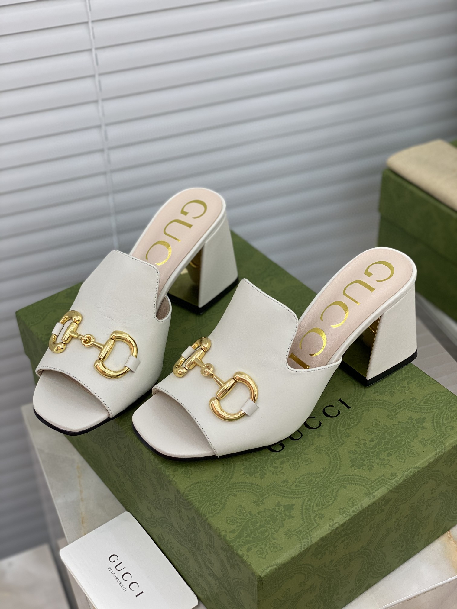 Gvc*1 Sandals 030