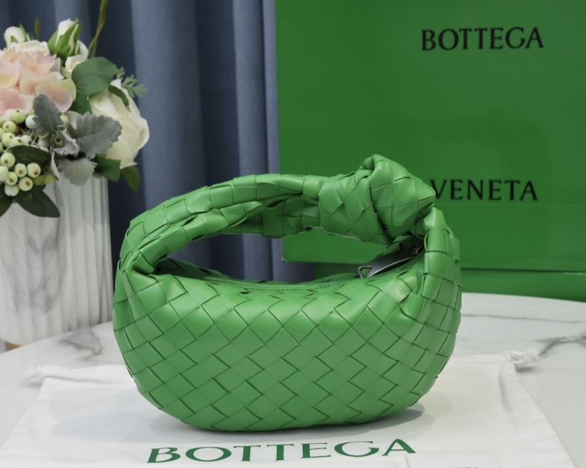 B0tt*ga Ven*ta bag 23cm