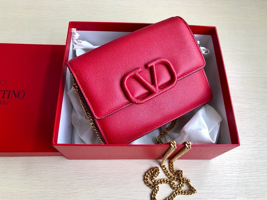 Va1e*ntin0 crossbody bag