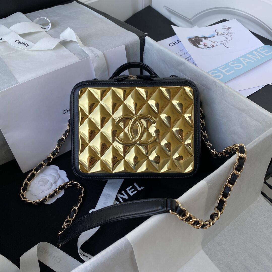 Ch**el Vanity bag 18cm
