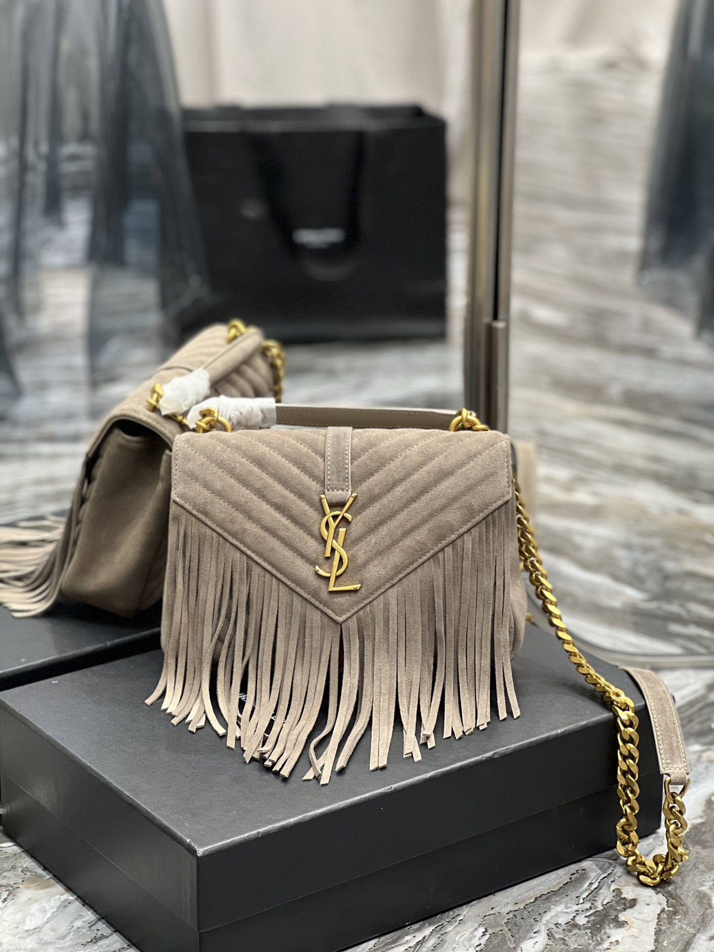 Y51 Medium College Fringed Shoulder gray