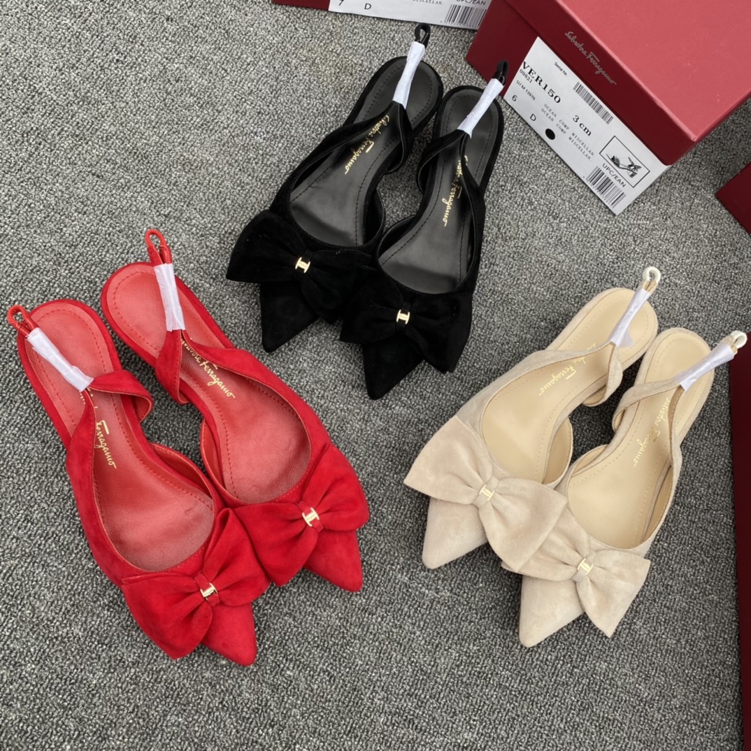 Bagsaaa Salvatore Ferragamo Velvet Heels