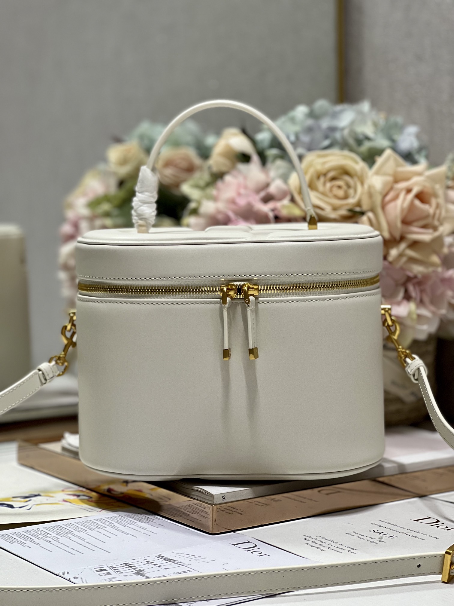 Bagsaaa D10r CD Signature Vanity Case White Leather - 24*14*18cm