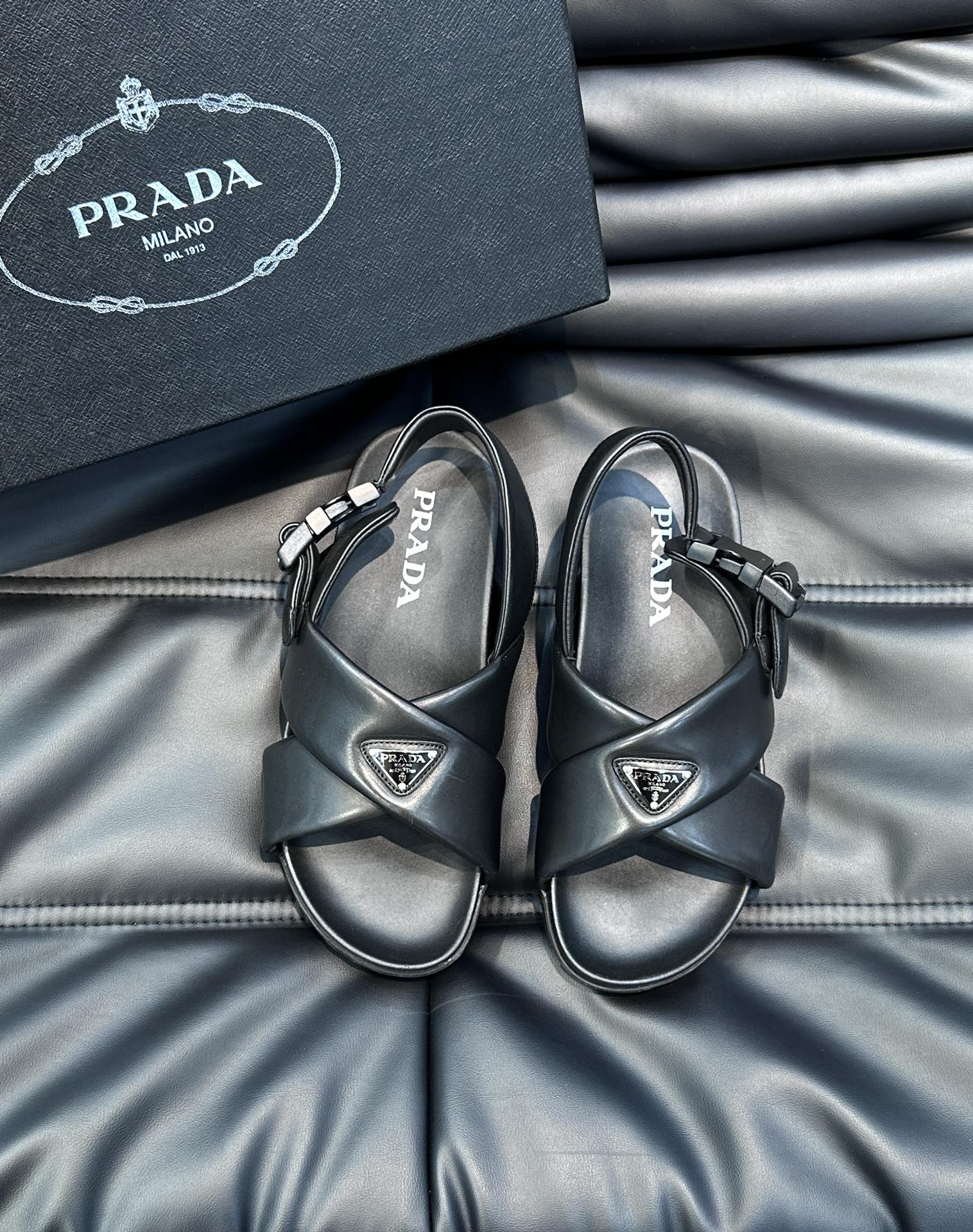 Bagsaaa Pra*a padded leather platform black sandals