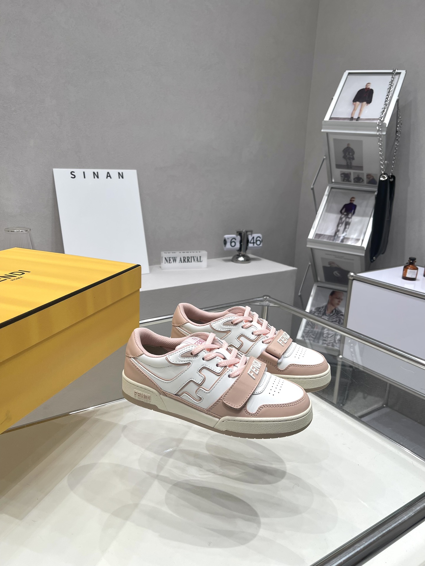 Bagsaaa F**di Match Low Top Sneaker Pink