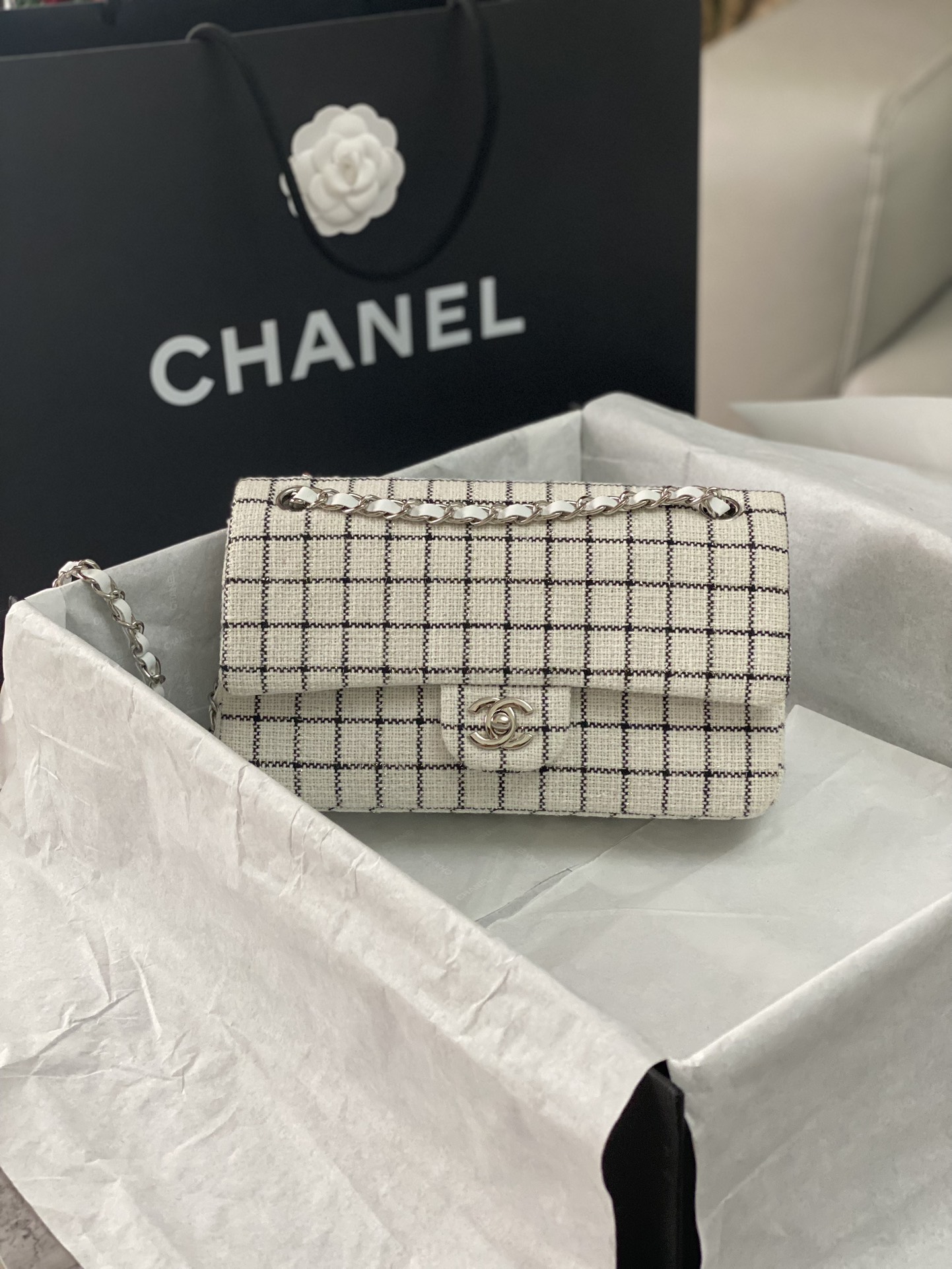 Bagsaaa Ch**el Tweed Flap White and Black Lines - 25cm