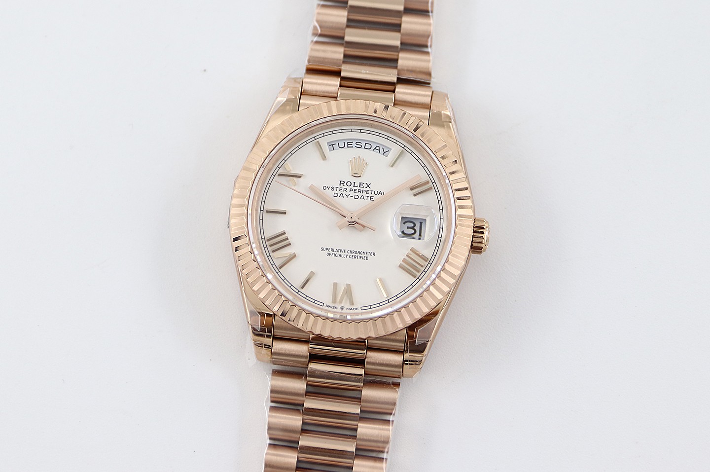 Bagsaaa R01ex Day-Date 40mm Rose Gold White Dial