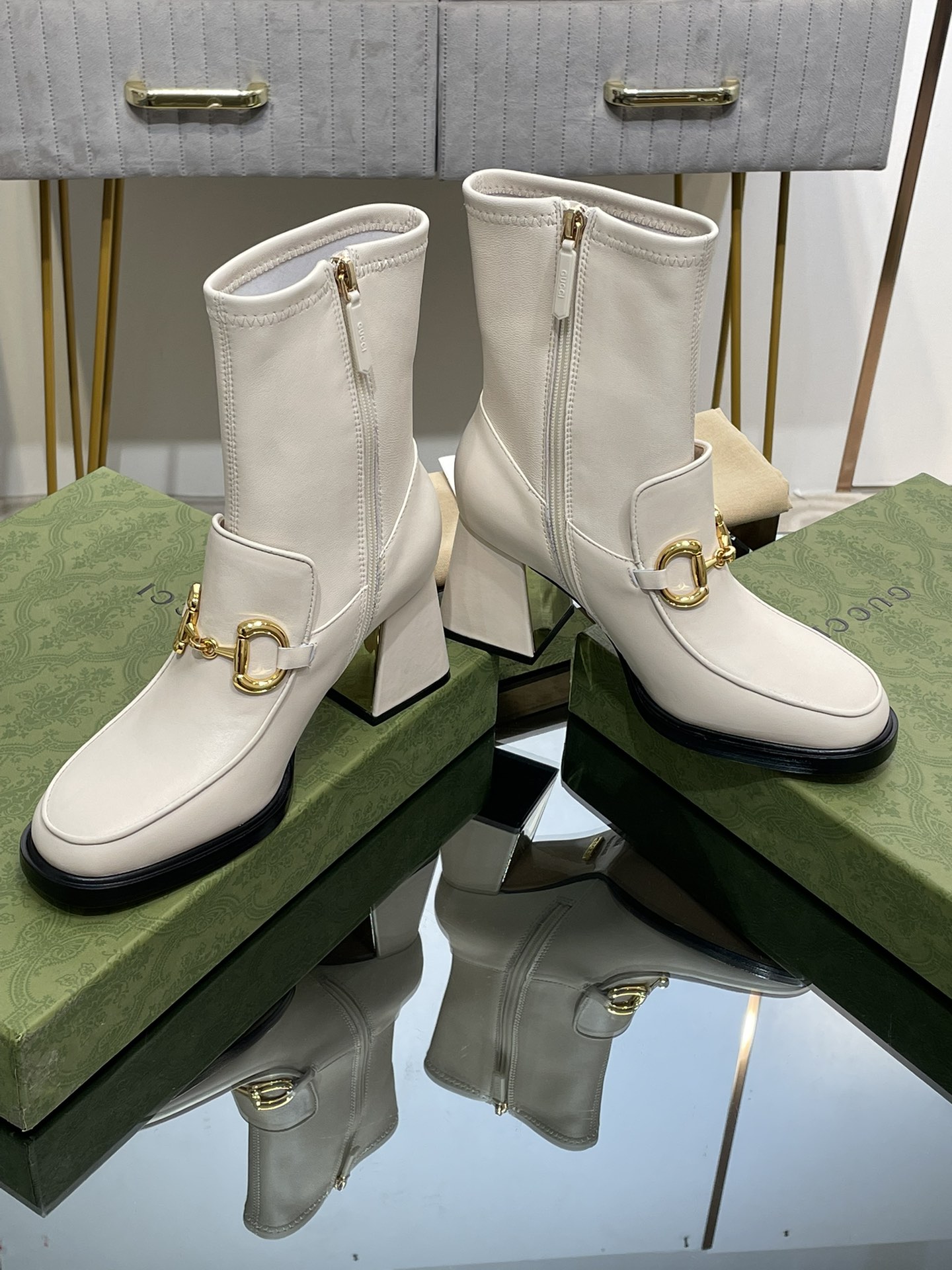 Bagsaaa Gvc*1 Horsebit Ankle Boots White