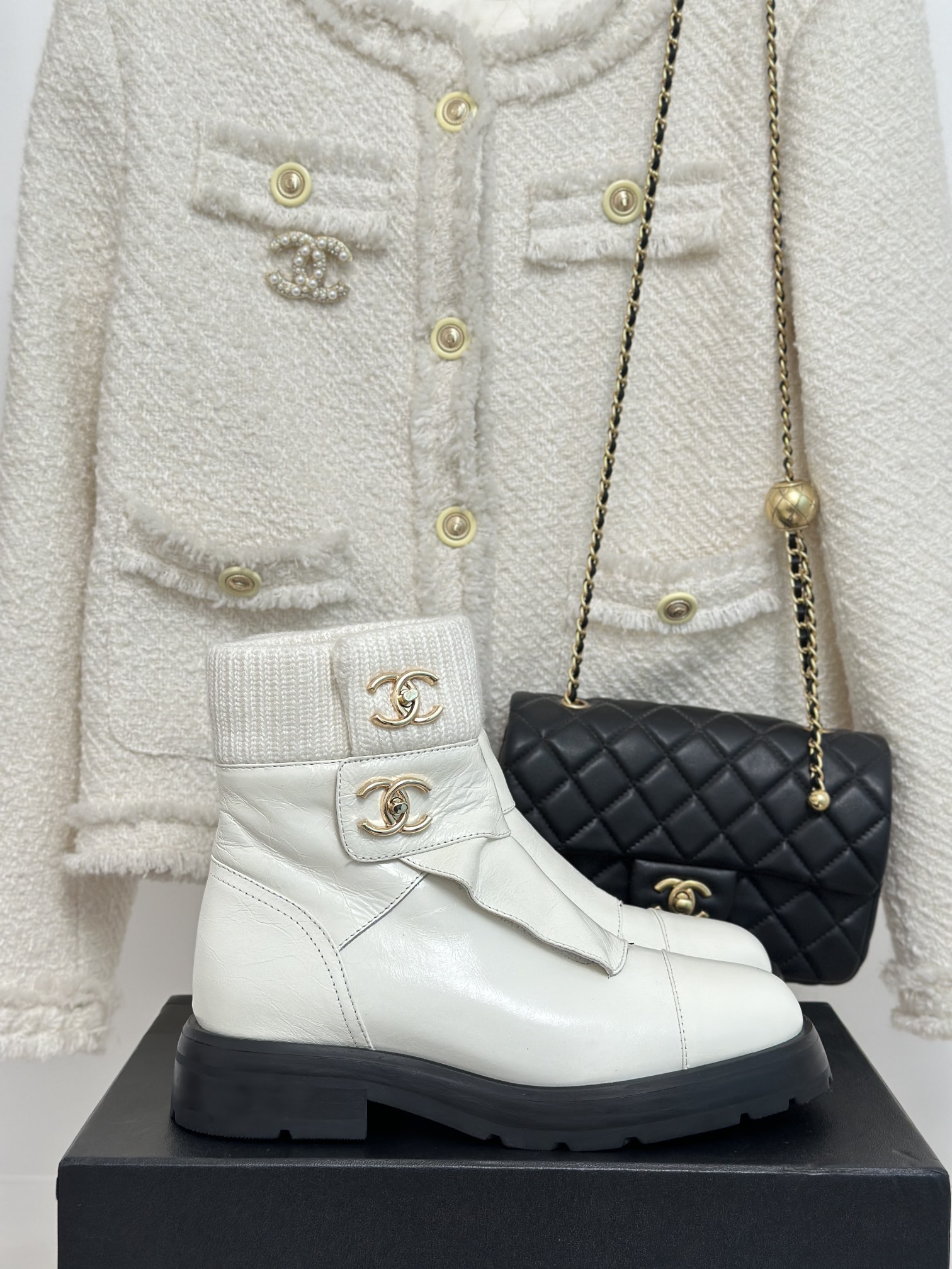 Bagsaaa Ch**el Ankle & Booties White Leather