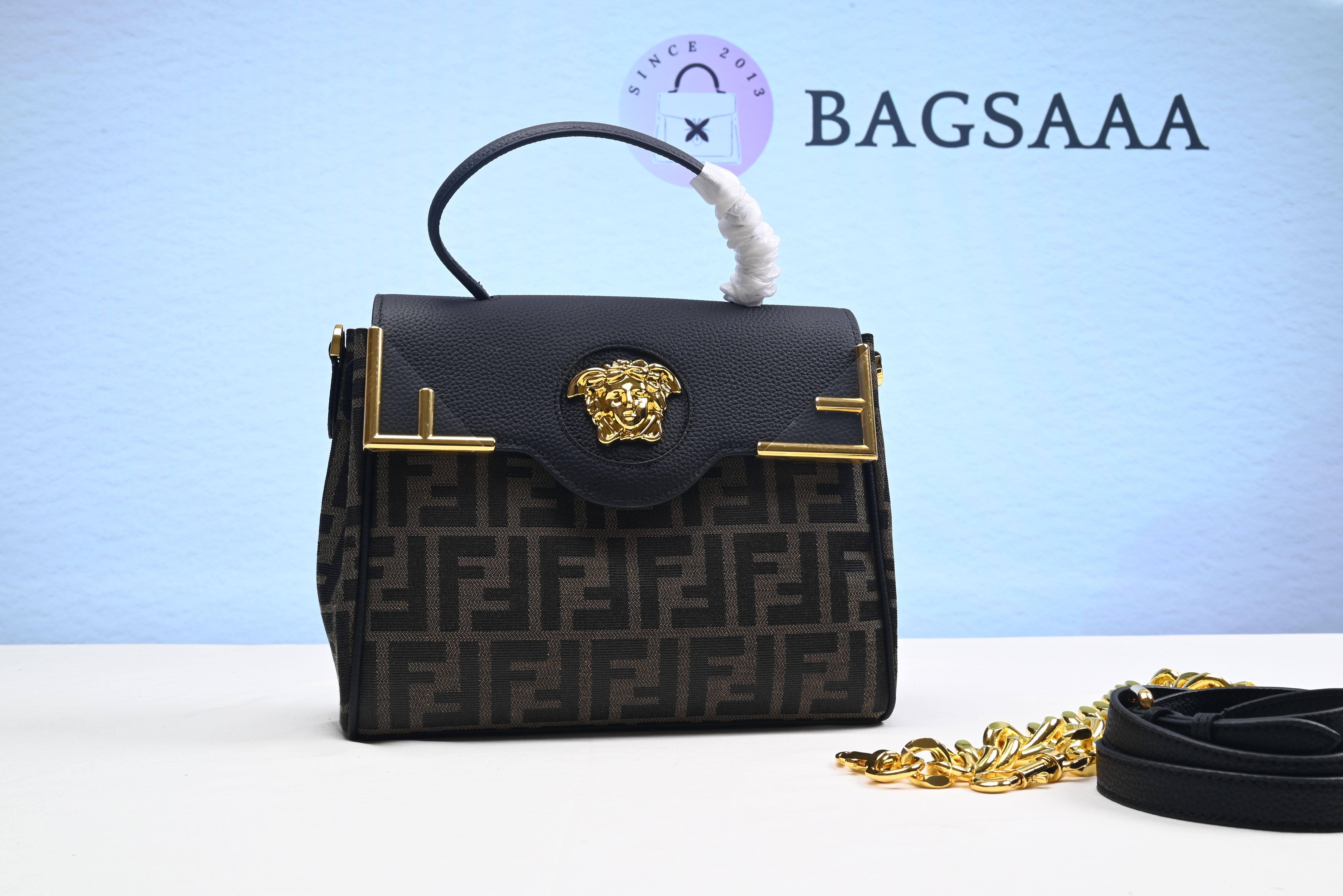 BAGSAAA FENDACE LA MEDUSA MEDIUM FF Logo HANDBAG Bag 