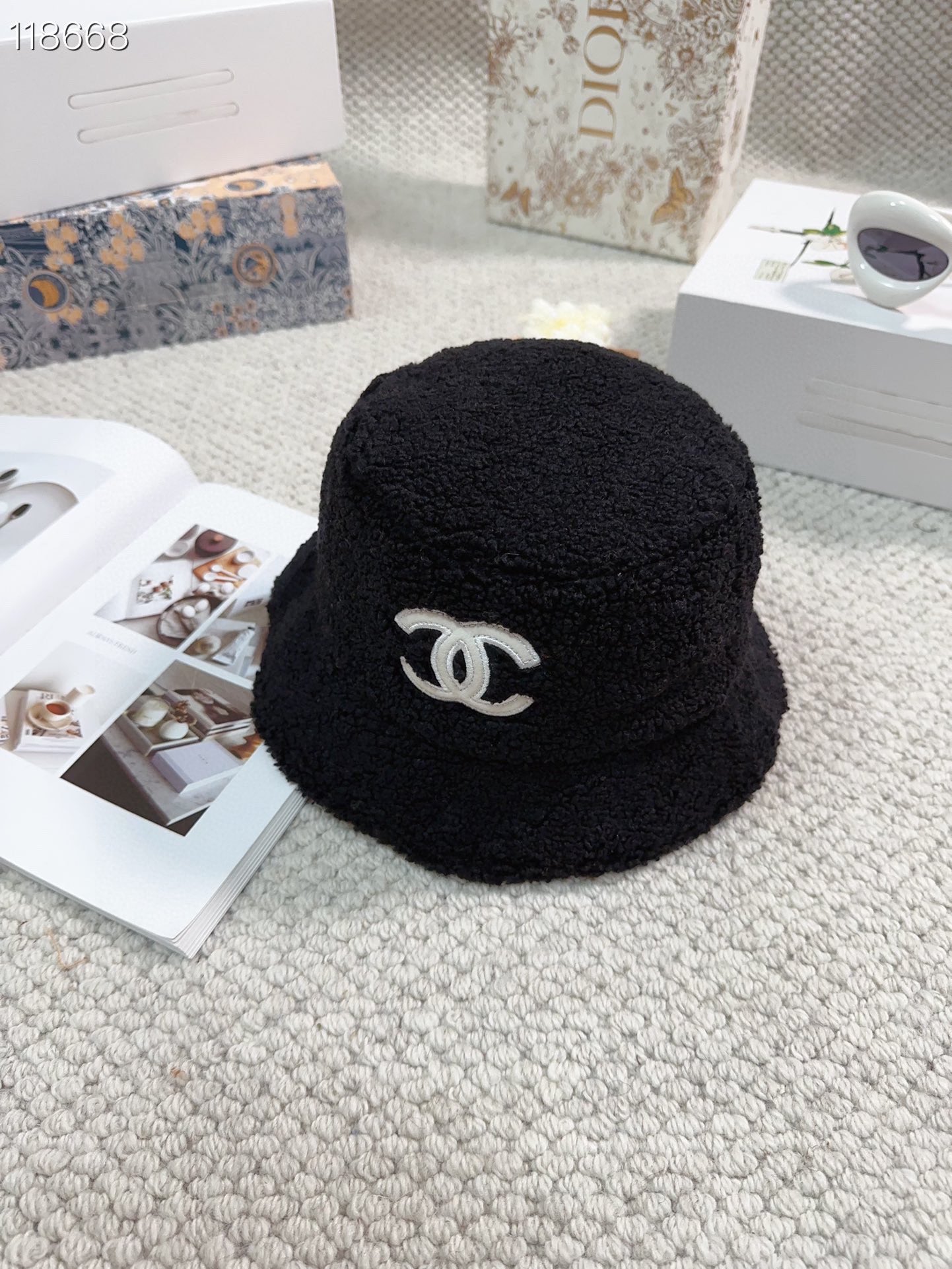 Bagsaaa Ch**el Winter Fur Bucket Hat Black