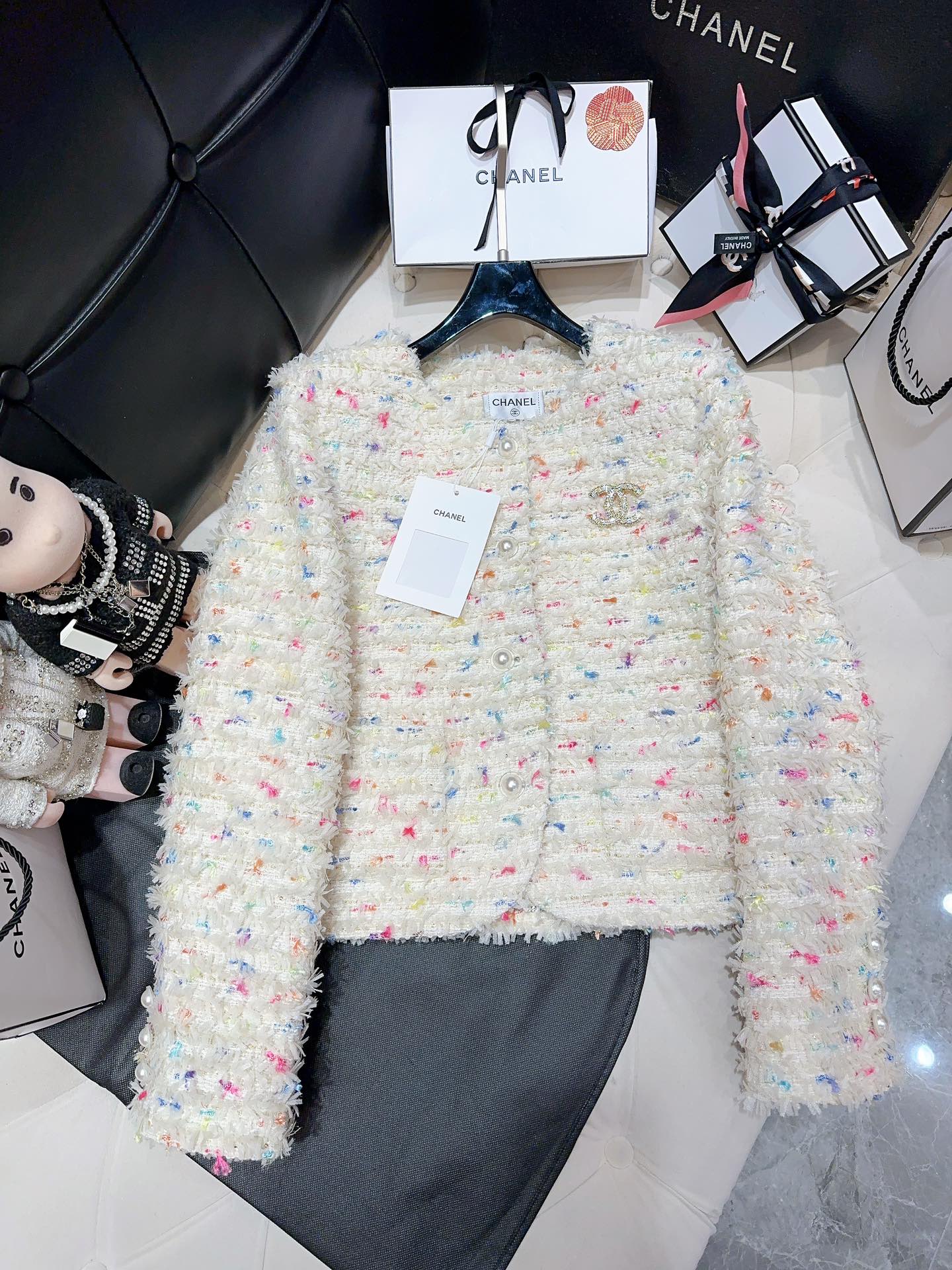 Bagsaaa Ch**el Tweed White Jacket CC Gold Logo Colorful