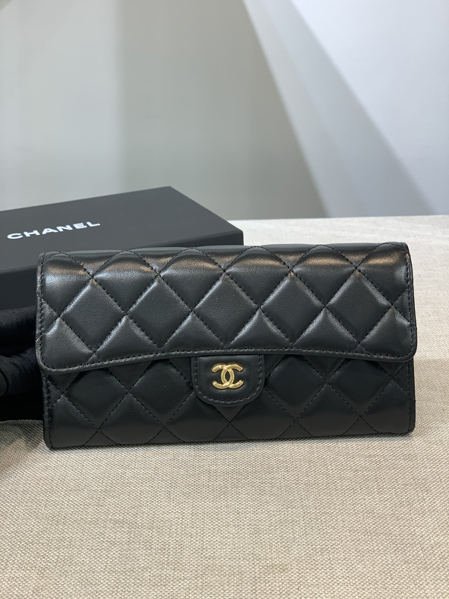 Bagsaaa Ch**el Flap 3 Fold Wallet Black Lambskin Gold Logo - 19.5×10×3cm