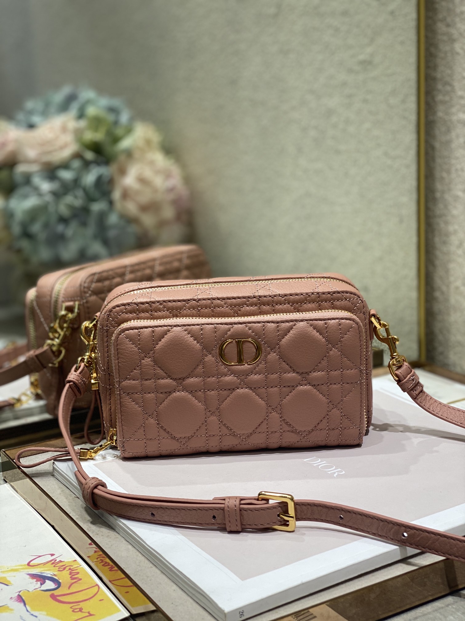 Bagsaaa D10r Carou Double Pouch Pink - 19×10.5×5cm
