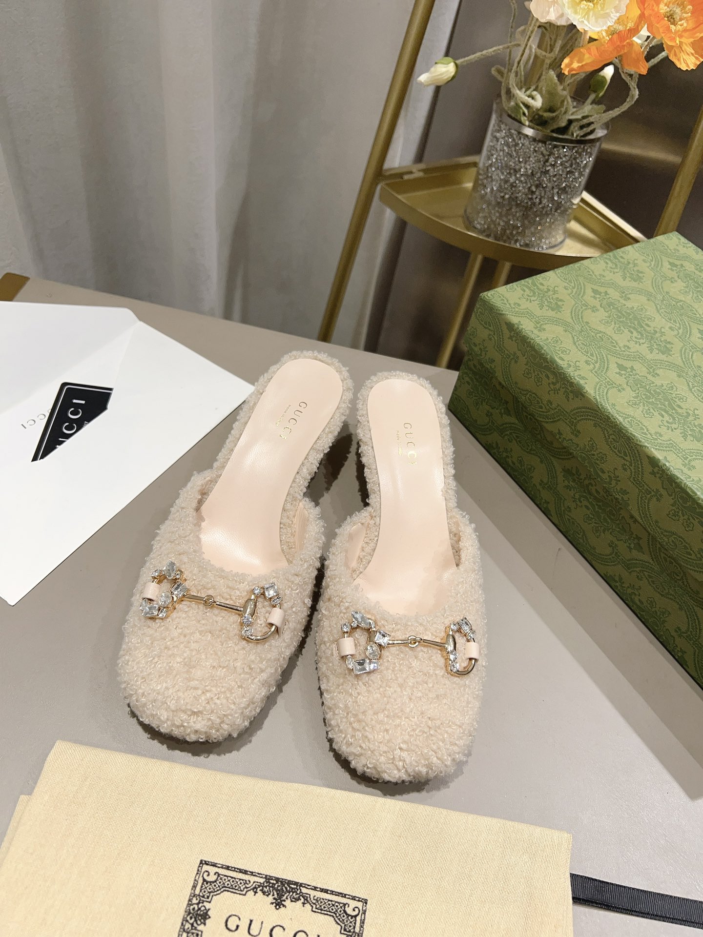 Bagsaaa Gvc*1 Horsebit Mules Shearling In Beige