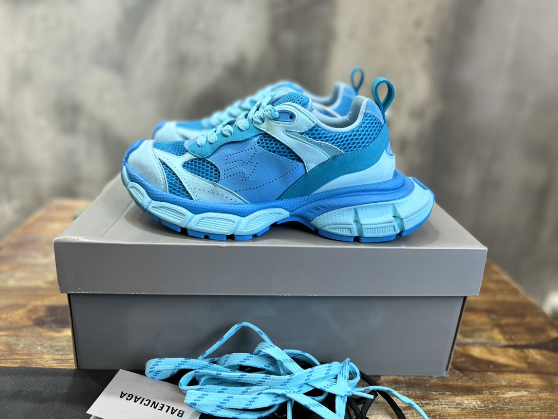 Bagsaaa Ba1en*iaga Sneaker in blue mesh and polyurethane