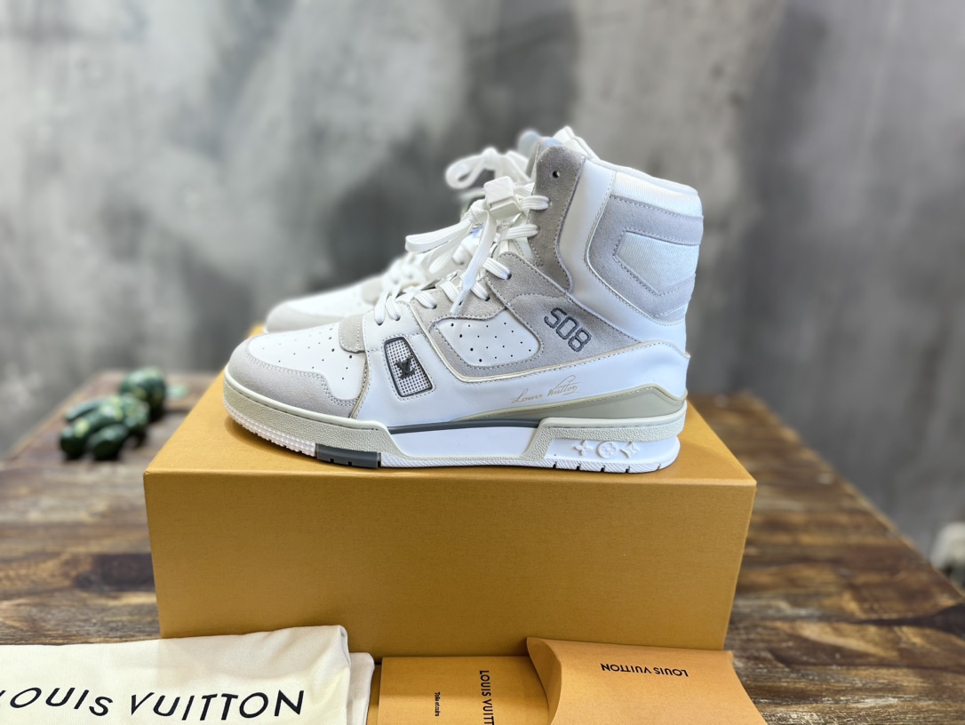 Bagsaaa L0vis Vvtt0n High Top Sneakers
