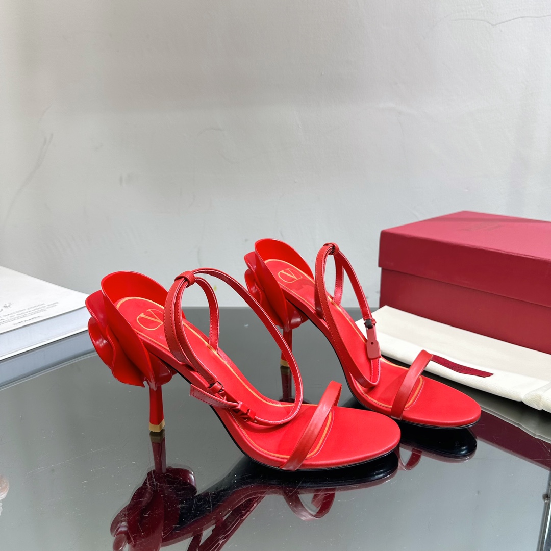 Bagsaaa Va1e*ntin0 Black With Red Flower Heels