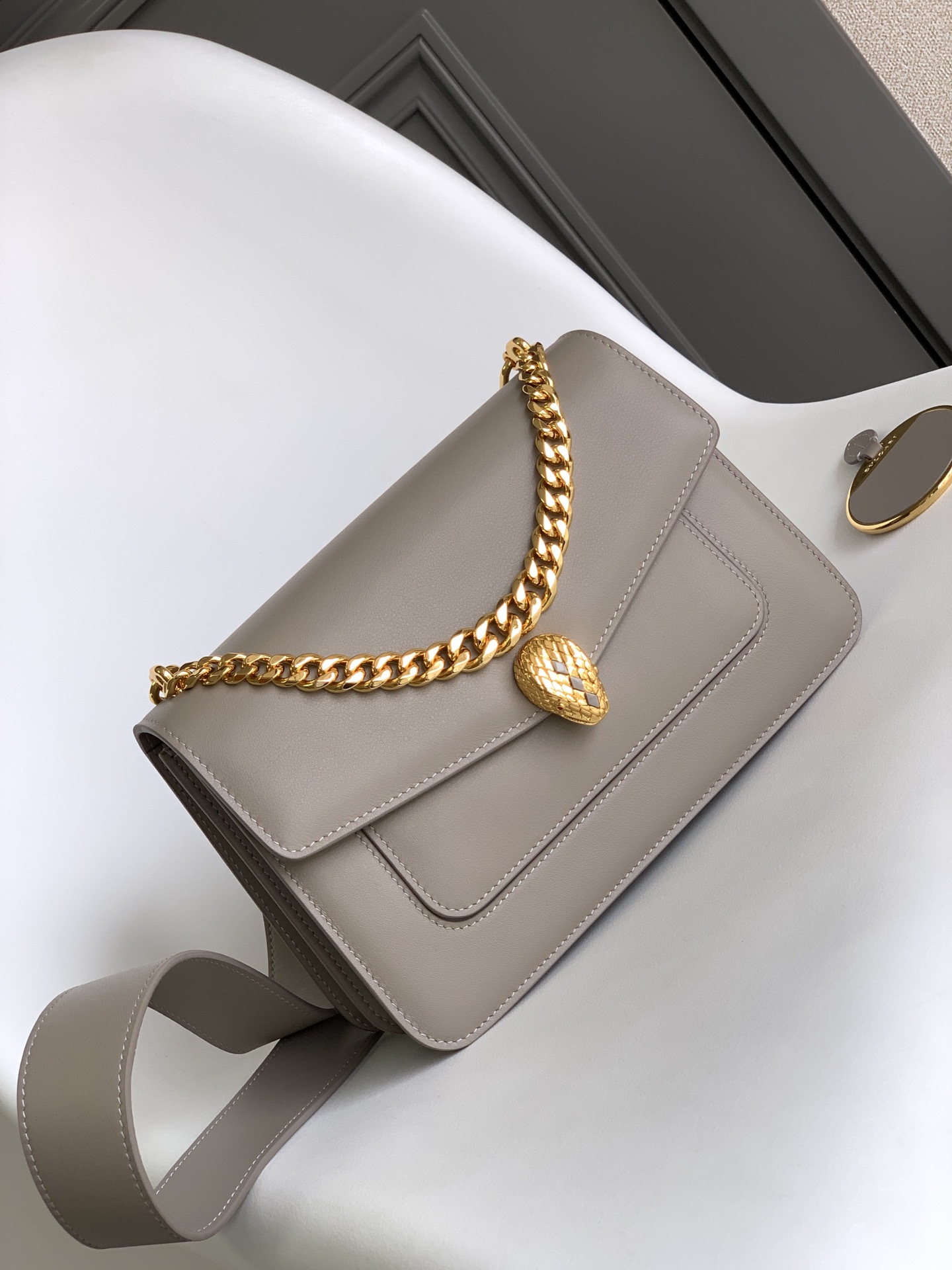 Bagsaaa Bv1g*ai Serpenti East-West Maxi Chain Shoulder Bag In Grey - 25*17*8cm