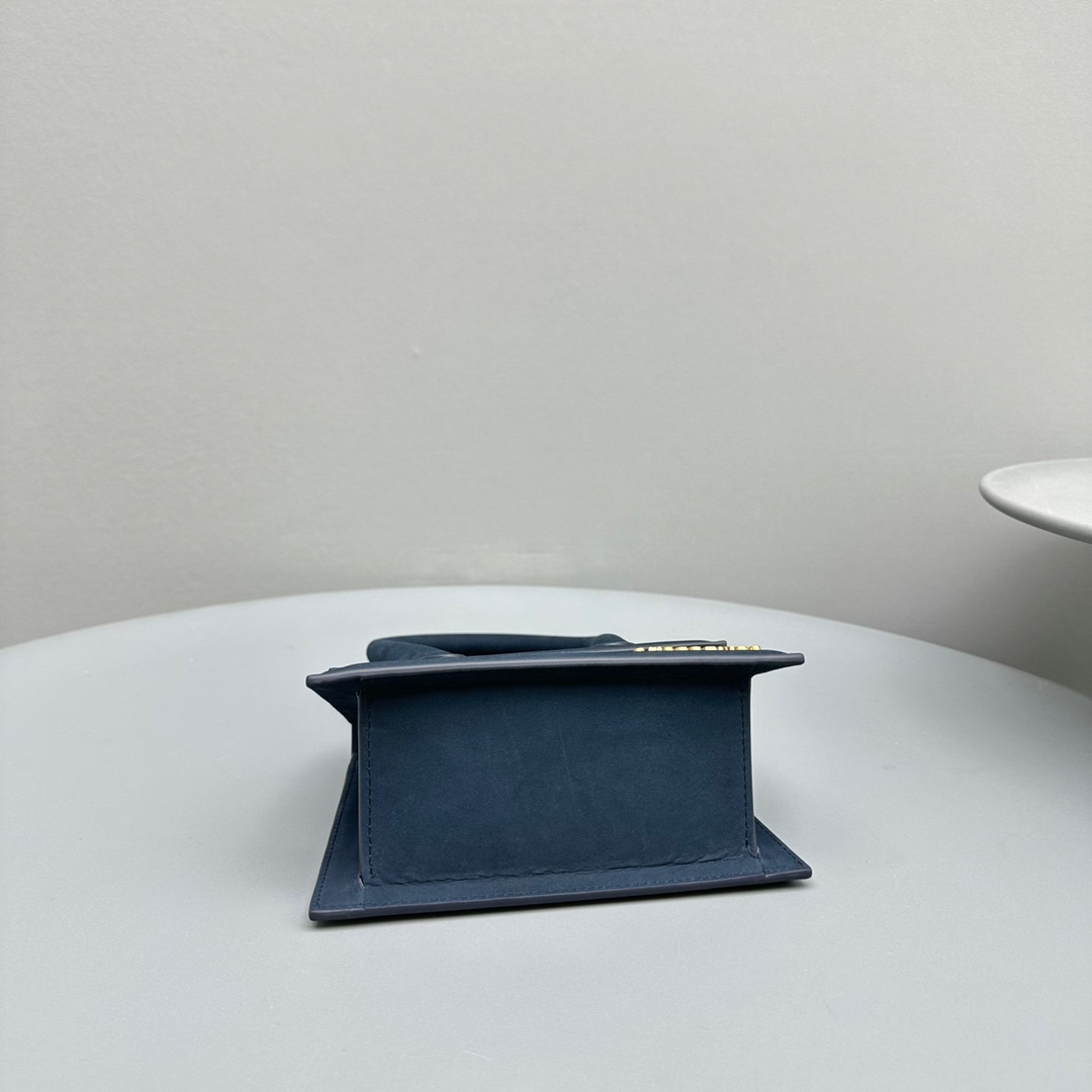 Bagsaaa Jacuqemus Le Chiquito Moyen Bag In Blue Velvet 18*15.5*8CM