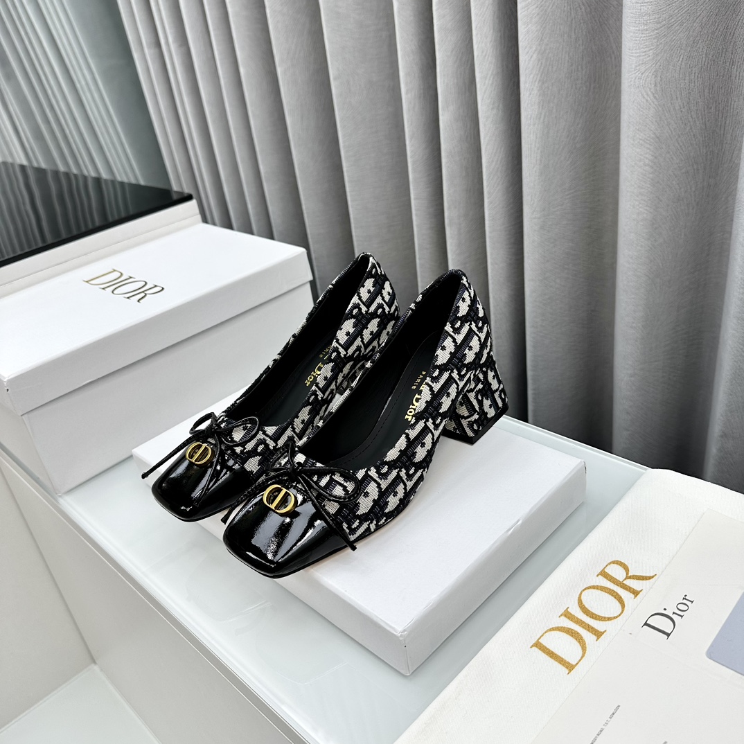 Bagsaaa D10r Oblique Black Heels 