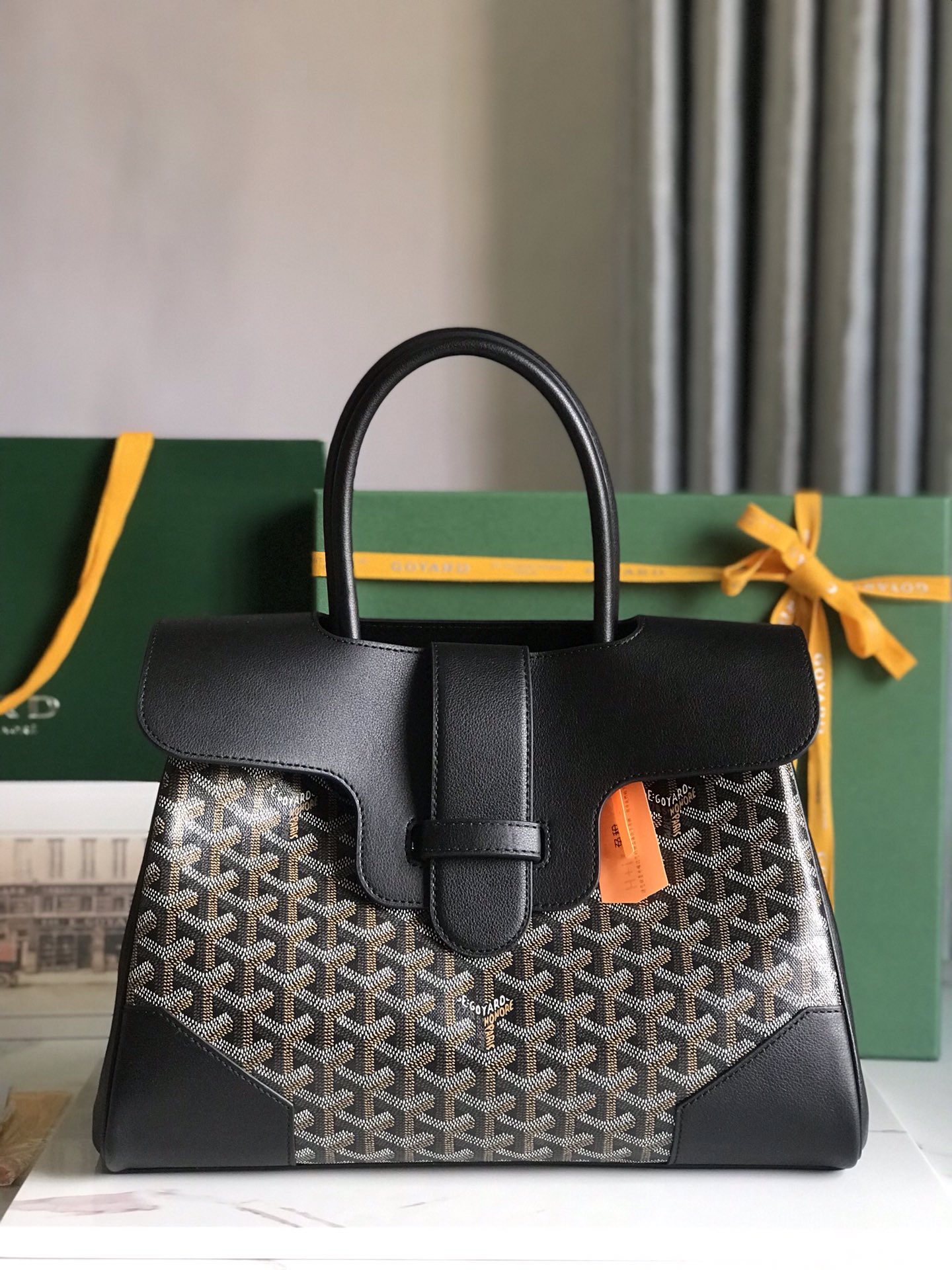 Bagsaaa G09ard Black Saigon Bag - 34x18x24cm