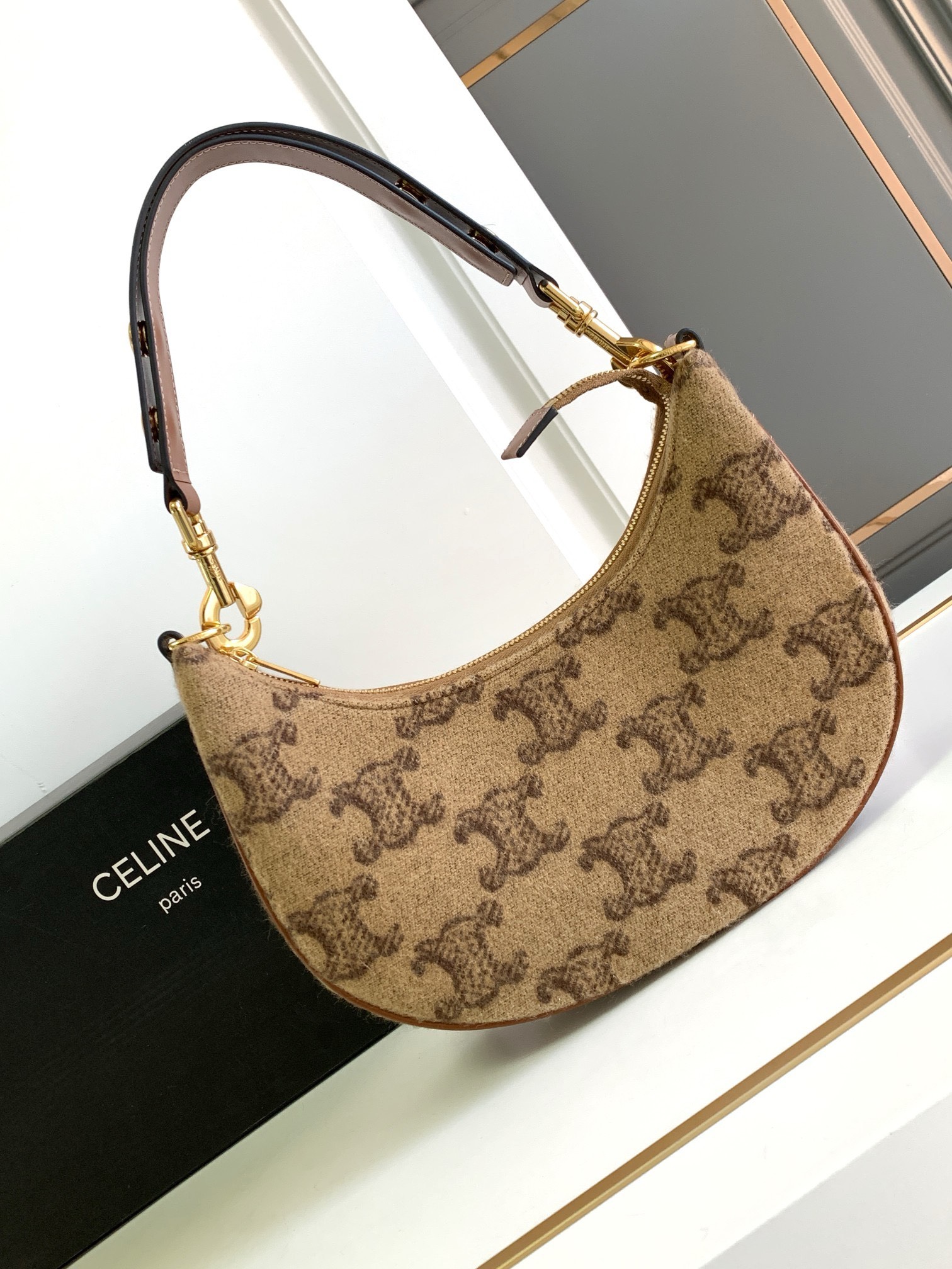 Bagsaaa Ce1i*e Ava Strap Cabas Thais in Raffia Triomphe Jacquard Natural