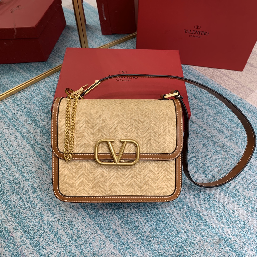 Bagsaaa Va1e*ntin0 Vlogo Shoulder Bag In Straw - 22*18*13 cm