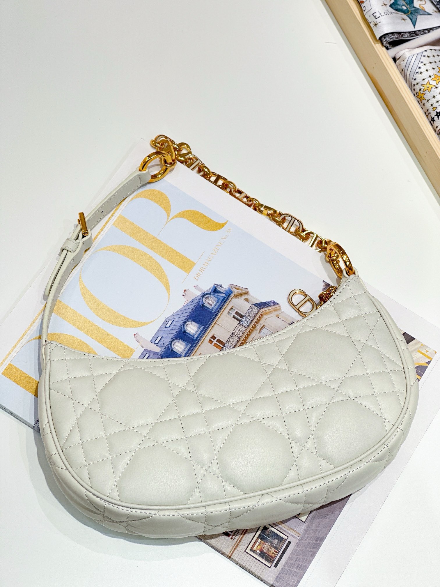 Bagsaaa D10r CD Lougne Bag White - 26 * 15 * 5.5 cm