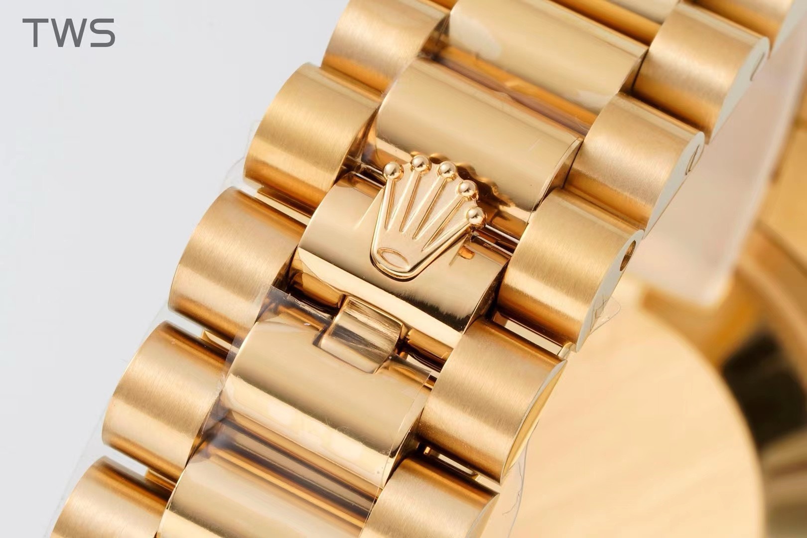Bagsaaa R01ex Day-Date 36mm Gold Green Dial