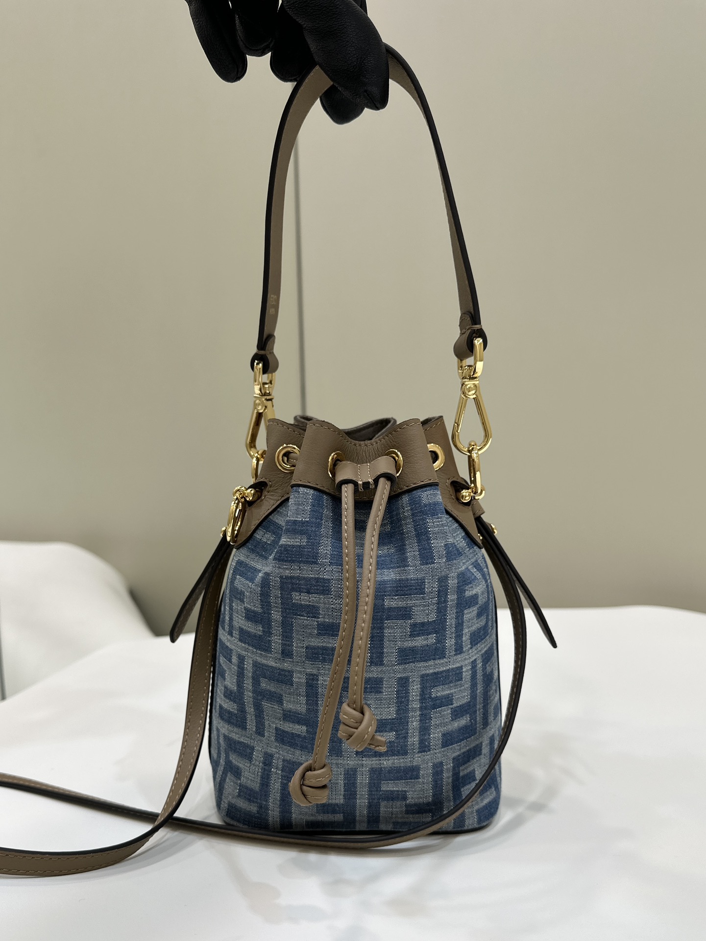 Bagsaaa F**di Mon Tresor FF Denim Mini Bucket Bag - 12×18×14 cm