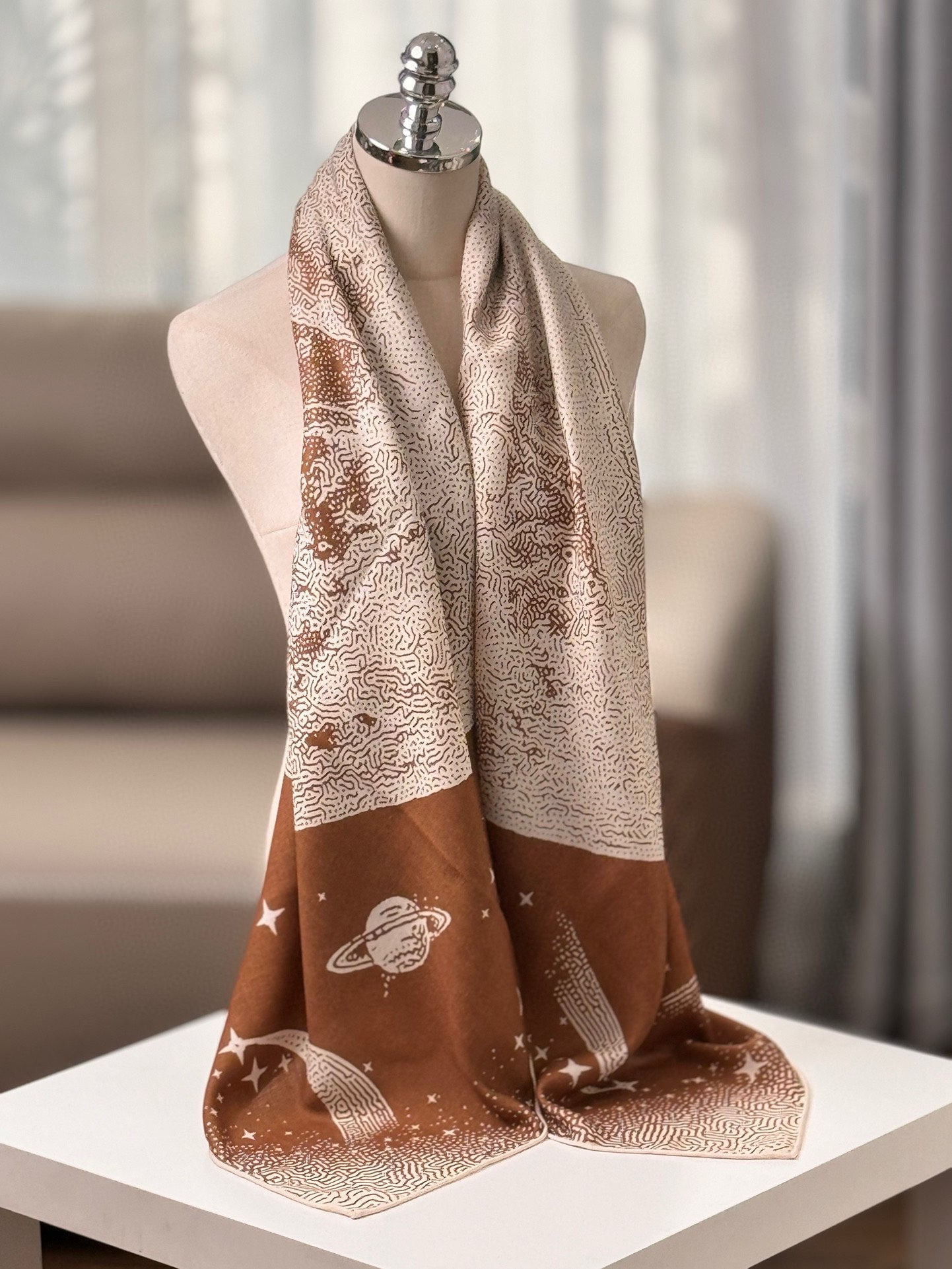 Bagsaaa H**me5 Scarf 01 - 140x140cm