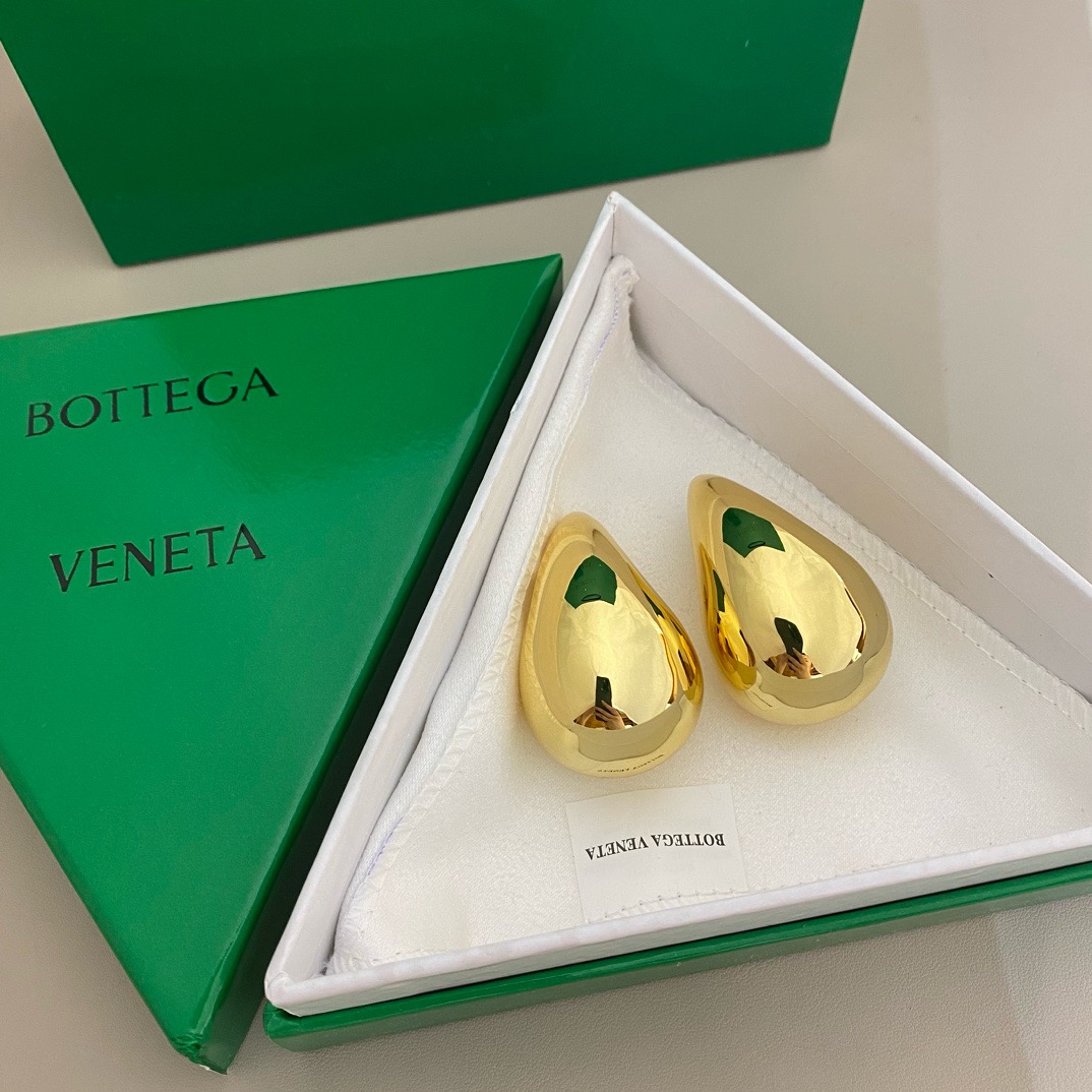 Bagsaaa B0tt*ga Ven*ta Earrings