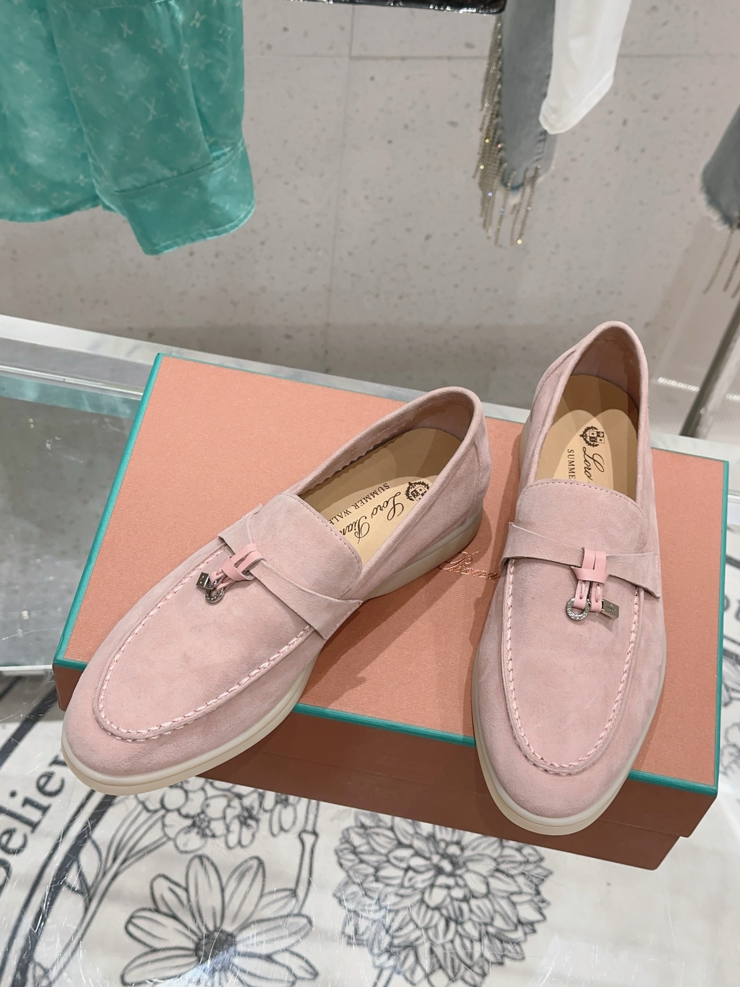 Bagsaaa L0r0 P1ana Summer Charms Walk Moccasin Pink Suede