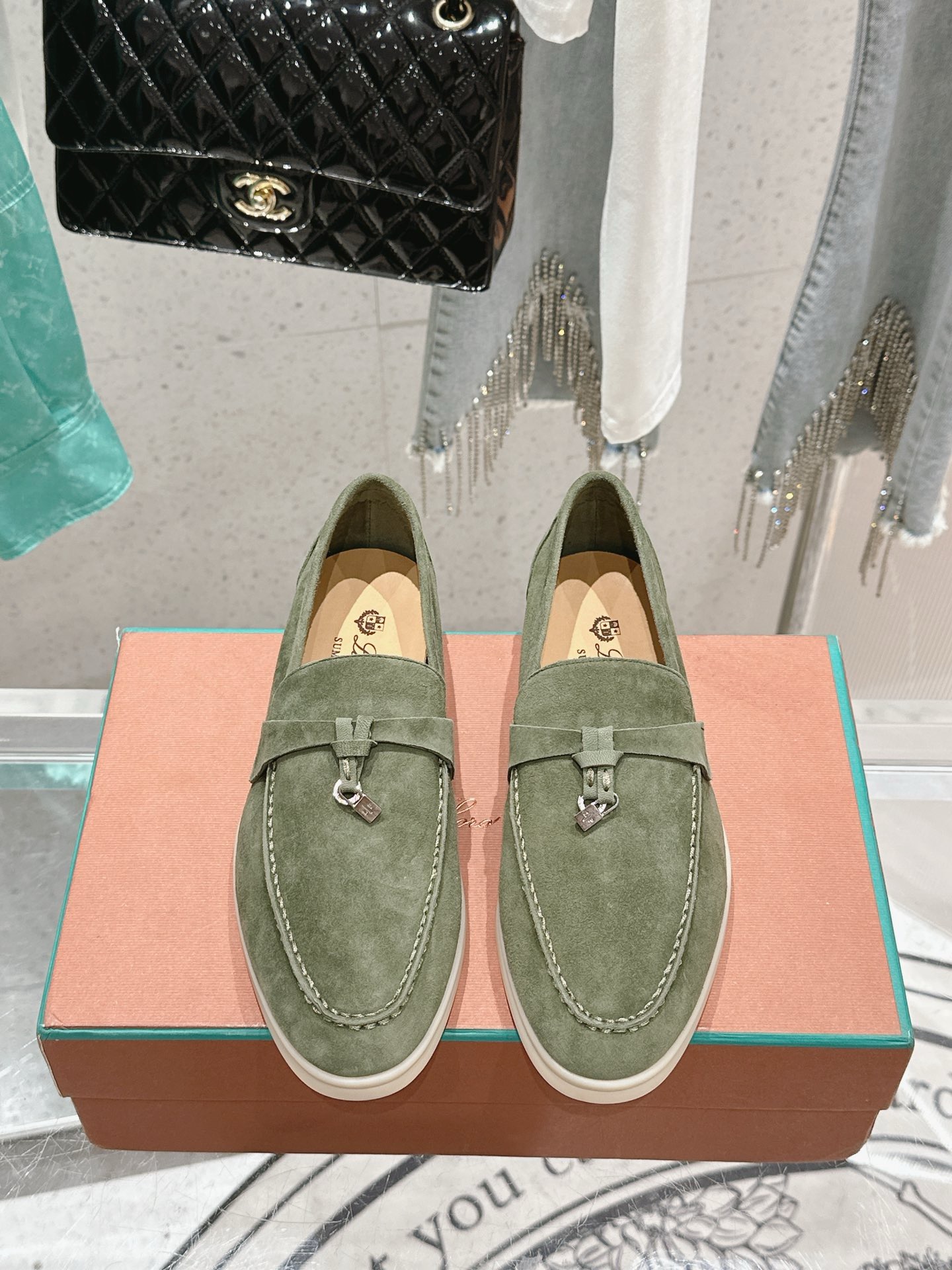 Bagsaaa L0r0 P1ana Summer Charms Walk Moccasin Green Suede