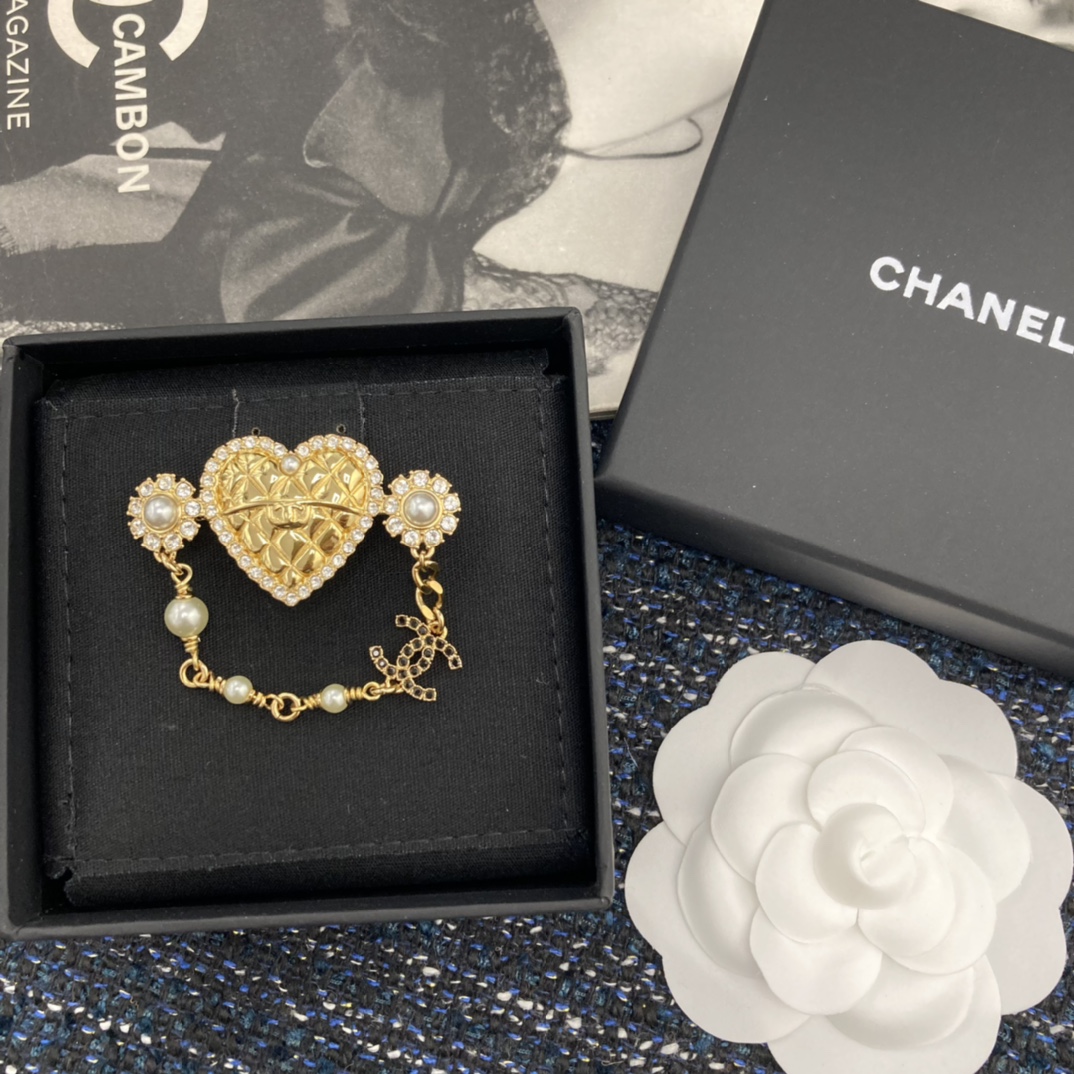Bagsaaa Ch**el Brooch