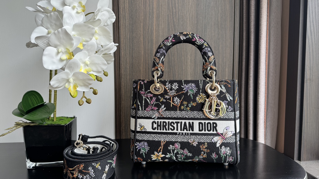 Bagsaaa D10r Medium Lady D-Lite Bag Black Multicolor D10r Herbarium Embroidery - 24 x 21 x 12 cm