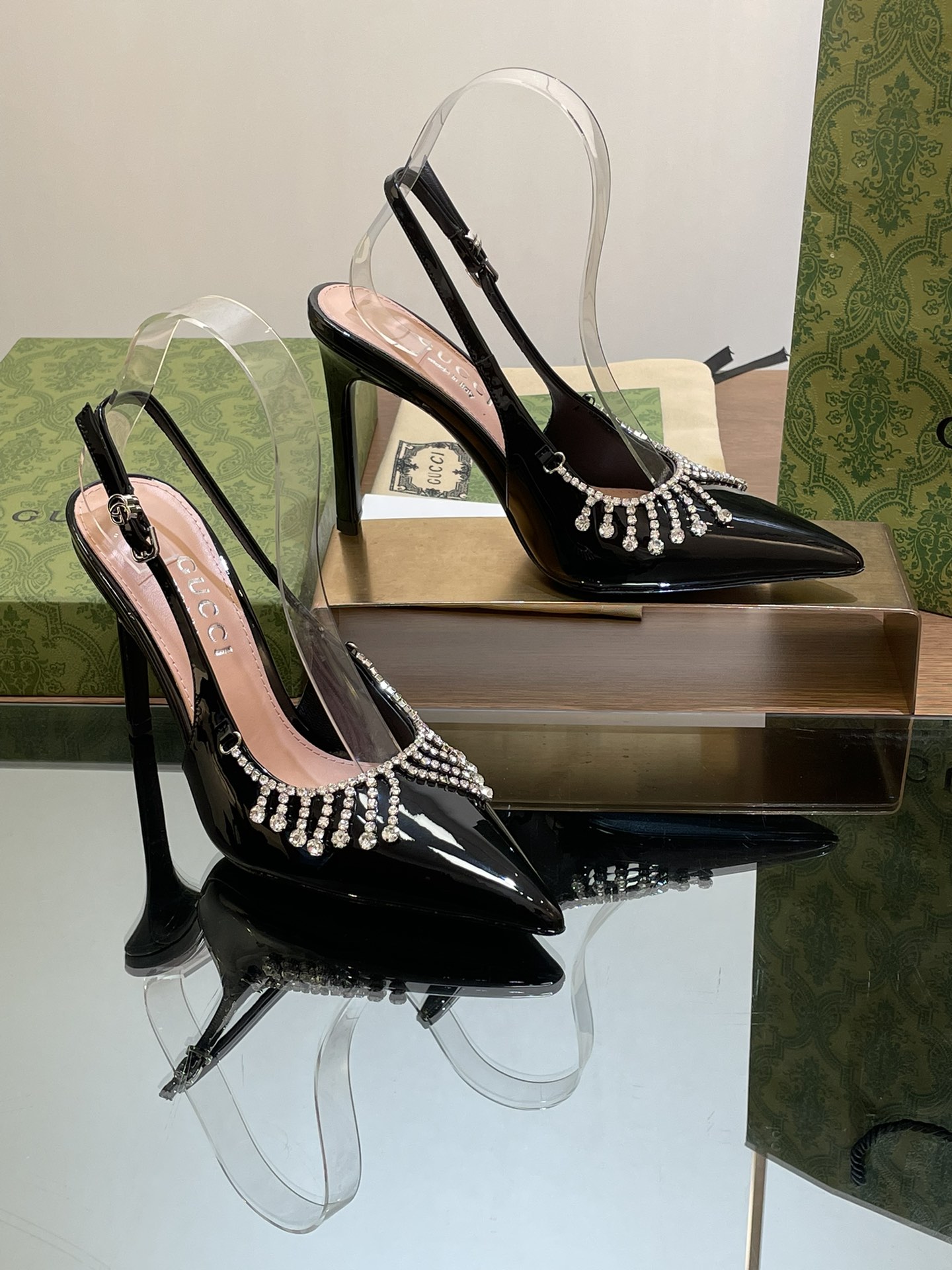 Bagsaaa Gvc*1 Women's pump with crystal chain 805306 black - 10.5cm