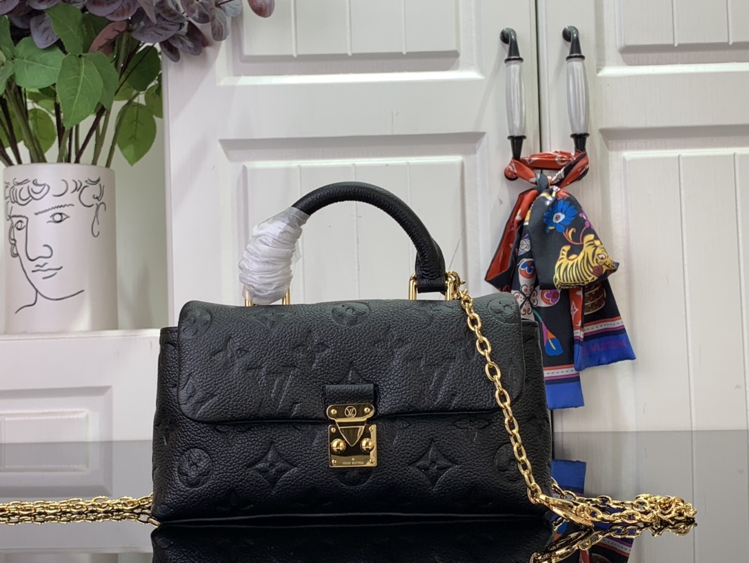 Bagsaaa L0vis Vvtt0n M12144 Nano Madeleine Black - 12.5 x 6 x 21 cm
