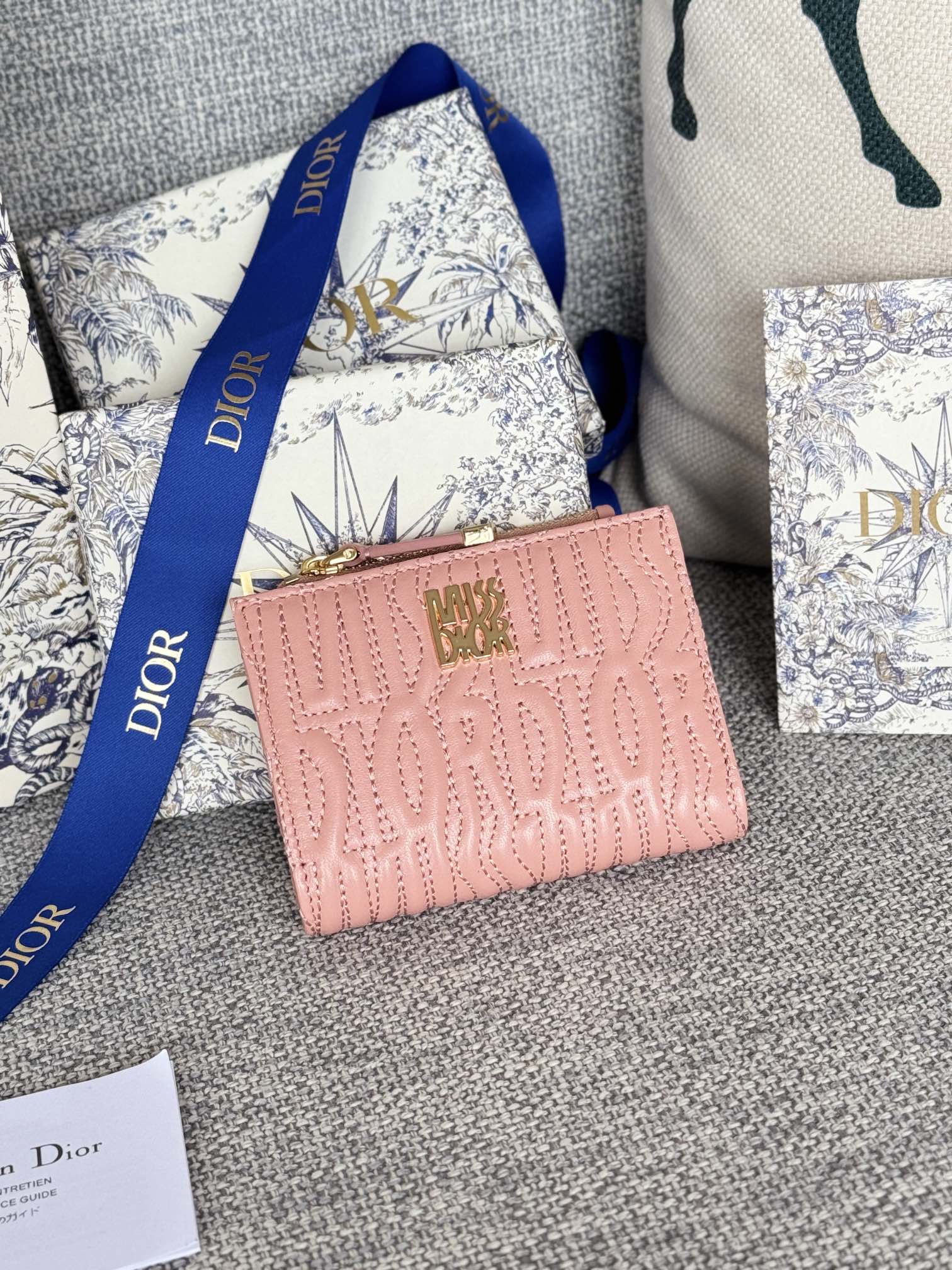 Bagsaaa Miss D10r Dahlia Wallet Pink - 11.5 x 9 x 2 cm