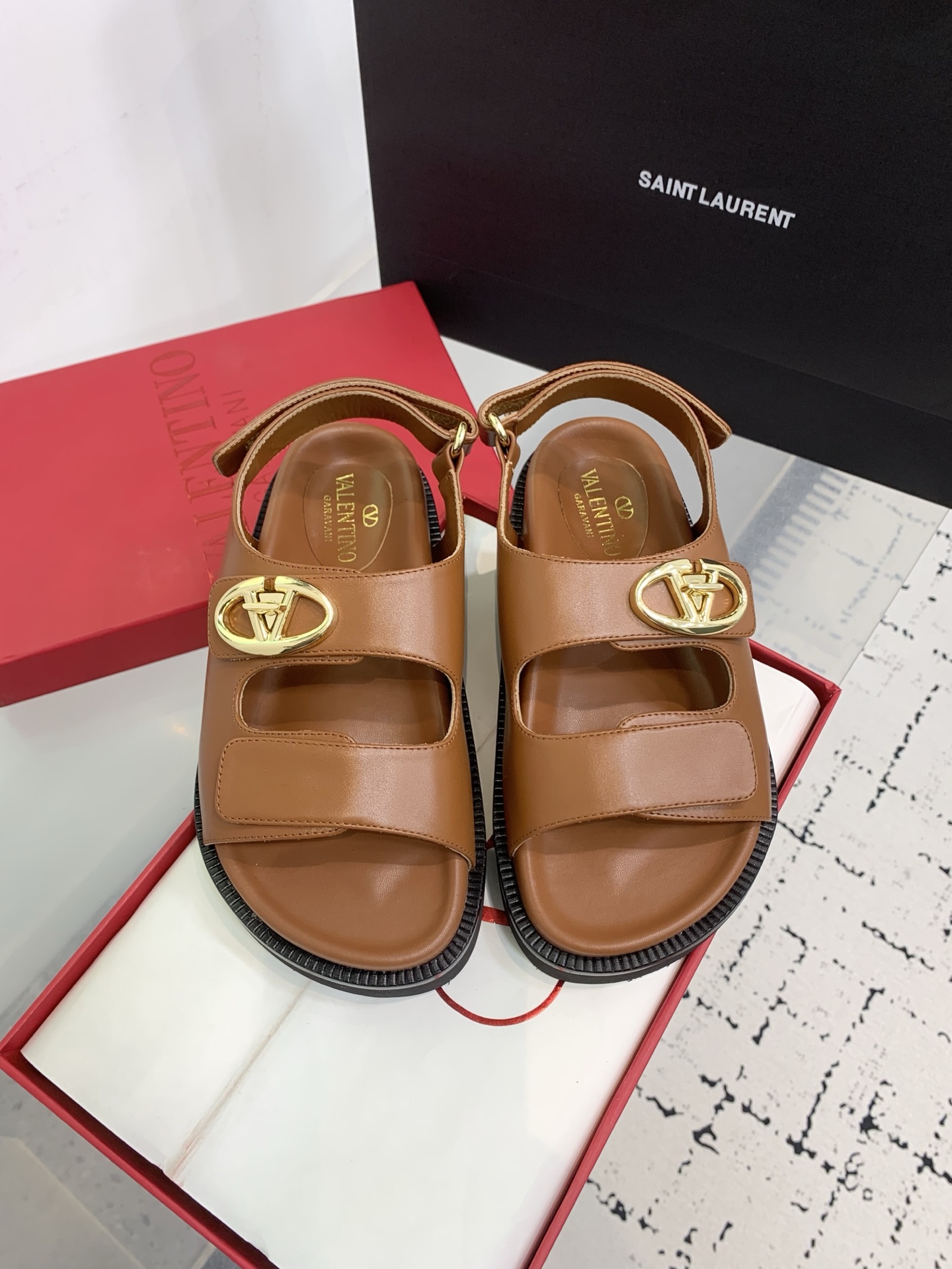Bagsaaa Va1e*ntin0 VLogo Comfort Sandals Brown