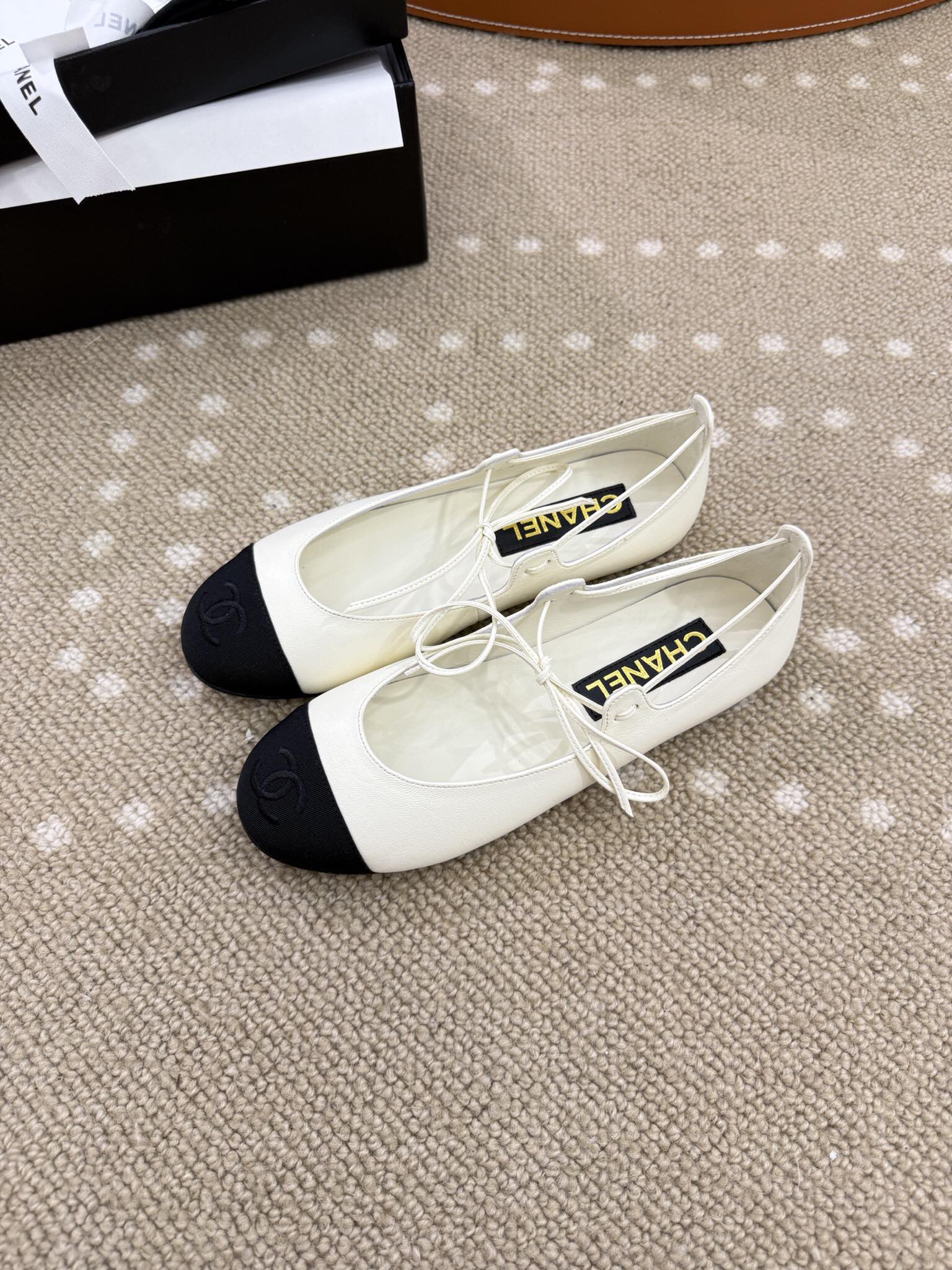 Bagsaaa Ch**el Mary JanesIvory & Black Lambskin & Grosgrain G46324
